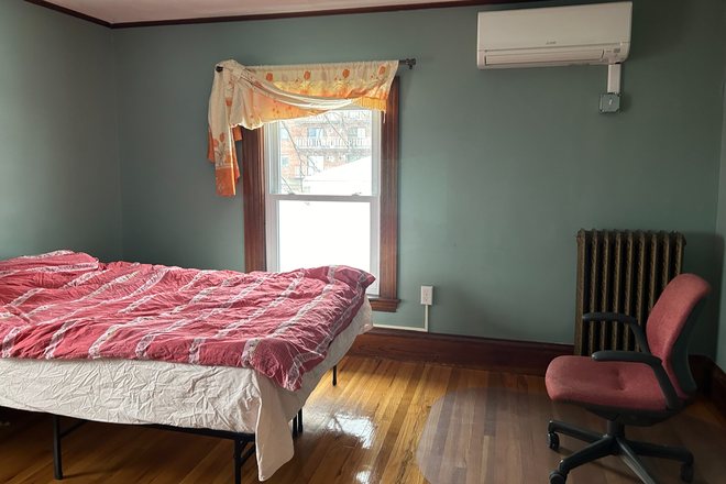 bedroom on the second floor - one bedroom - 6-minute walking distance to red line Wollaston T station $1050/month