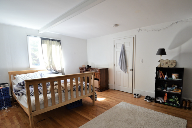 One of the bedrooms in the unit - Up to 2 Individual Bedrooms Available for Sublet on Manet Road Duplex