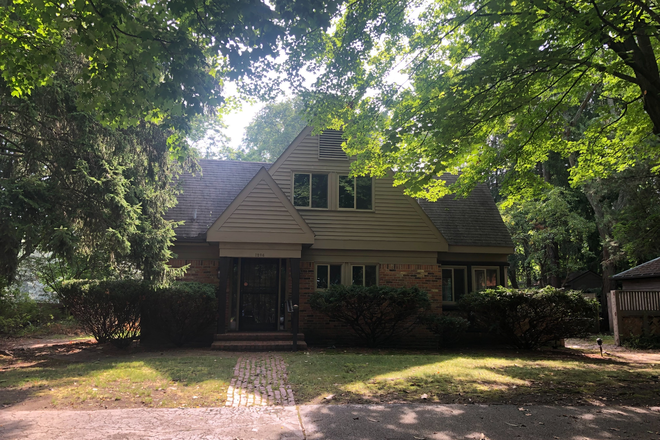 Front of the home - Beautiful 3-bedroom, 3.5-bathroom home with nearly 4,000 sq ft of comfortable living space