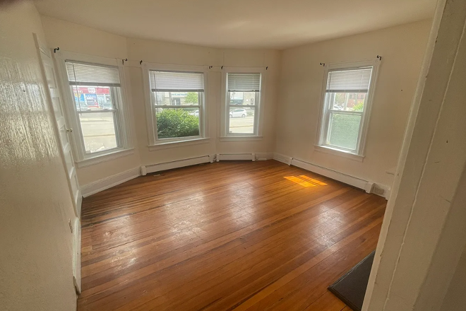 Bedroom - 3-Bed Flat on N Main St – Hardwood Floors, Off-Street Parking Apartments