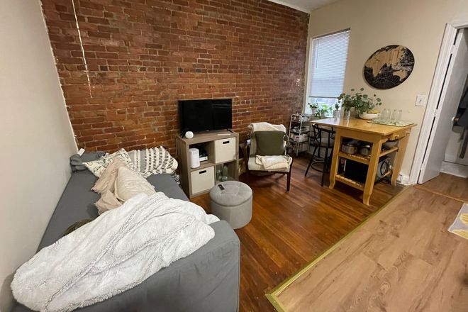 Hub Realty - Huntington Ave, renovated one bedroom with street views, on T Apartments