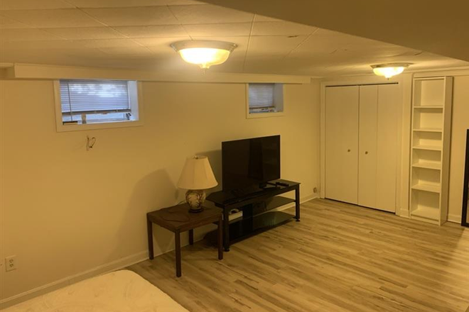 Bedroom - English Basement in family house, Van Ness