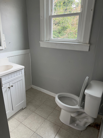 bathroom - The Perfect Studio Apt to Rent - so close to ODU!