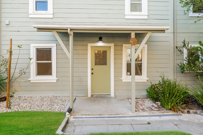  - Available Northbrae Garden Cottage!