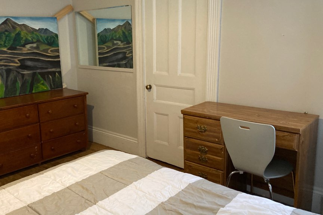 Avail  2025 North bdrm  HUGE closet - 1 bdrm avail  Sept 21, 1 bdrm avail Oct  16 FURNISHED  FREE Laundry, FREE  park Apartments