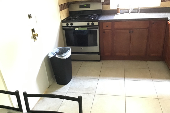 Kitchen - 383 Maple Ave Uniondale