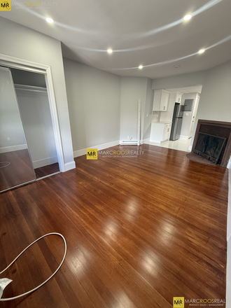 Living Space - Kenmore Sq Studio  Comm Ave Apartments