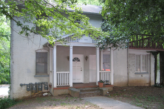 Front of House - Affordable 2BR/1BA Apartment Near Emory University - Premier Location!