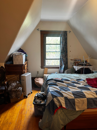 WBedroom - Room Available in Cozy 2BR Home