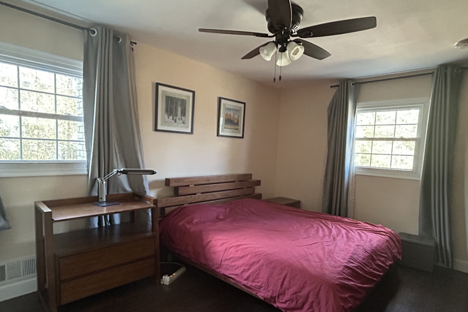 Bedroom - Furnished room with private bath for female-Scott Lane-Princeton House