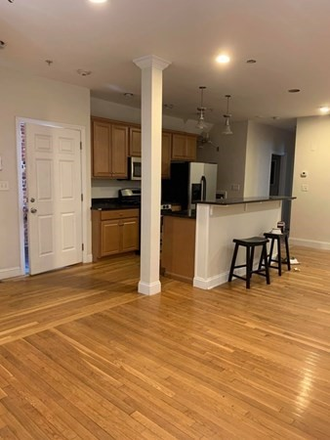 . - NO BROKER FEE - ROOM FOR RENT IN 3 BED/2 BATH! LAUNDRY IN UNIT - Avail NOW!! Apartments