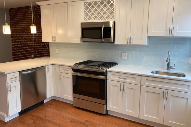 Call NOW for showings! 617-236-8550 - CHELSEA ST - *NO FEE* 2BR/1BA IN MAVERICK SQ NEAR MBTA FOR *12/1/2025* W/ IN UNIT LNDRY, EQUAL BDRMS Apartments