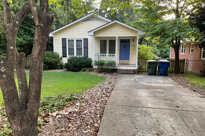 Front of house - Cozy house 10 min walk to campus