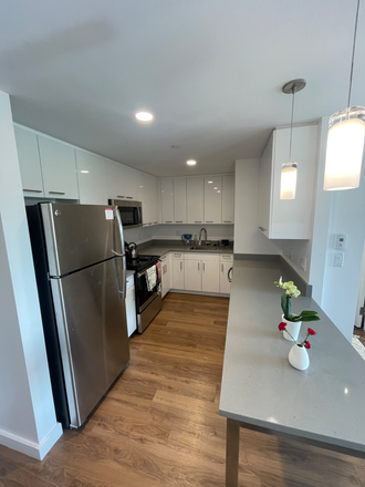 Kitchen - Beautiful 7th floor 1 bed apartment with stunning views across HBS campus