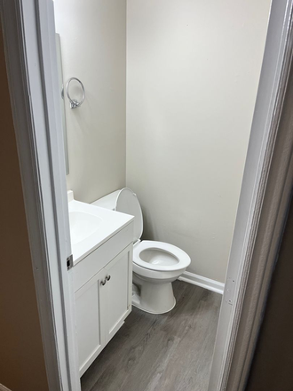 Photo - 1107 Dayton St Apartments