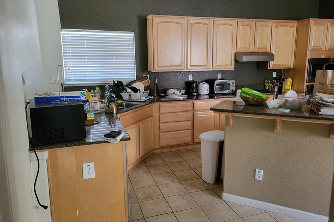 Kitchen - Bellevue House Rooms for Rent