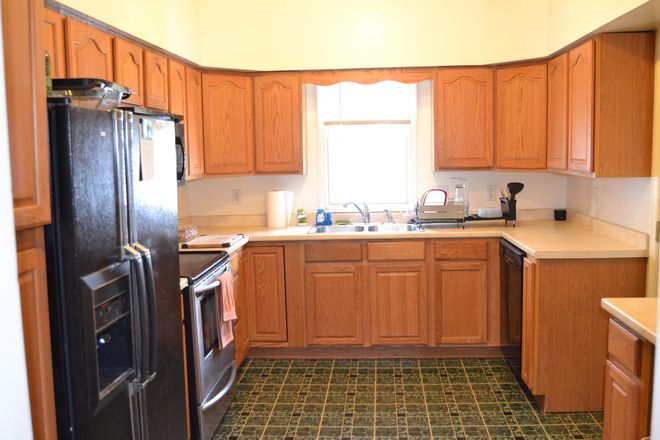 Image 2344485 - Huge 1-3 bedrooms,  1.5 bath, Living / dining rooms, big kitchen, walking distance to UVM&downtown