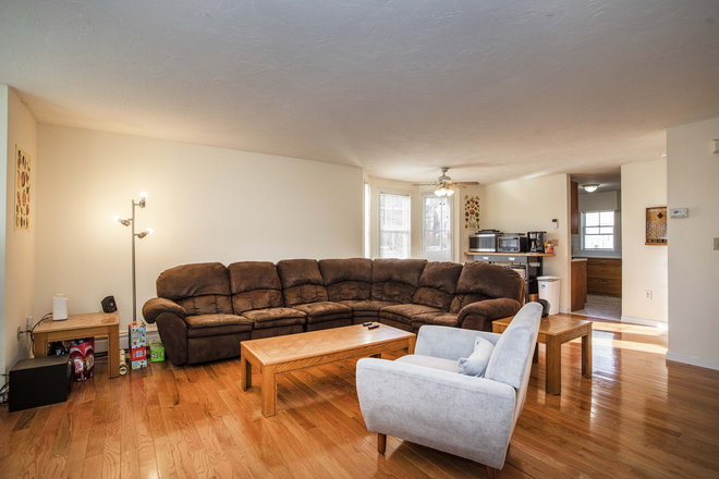 Living - HUGE DUPLEX 4 Bed 2 Bath | Terrace St. Mission Hill | Laundry & Parking Included | 9/1/26