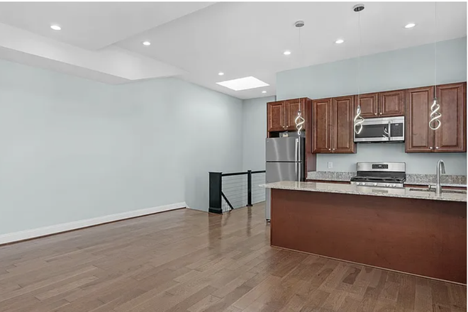 Kitchen - Summer Sublease – 1 Bedroom Near JHU Apartments