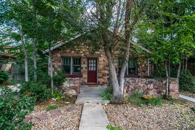  - 2311 Spruce St