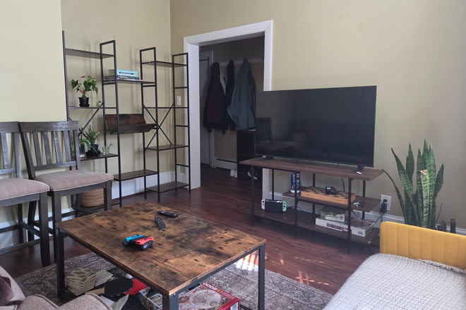 Alternate living room view! - Looking to fill room in East Cambridge/Wellington-Harrington (close to campus!) Triplex