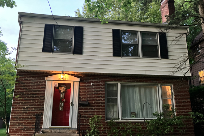 Front of house - more pictures to come - Entire House for rent - on busline - not too far from Campus