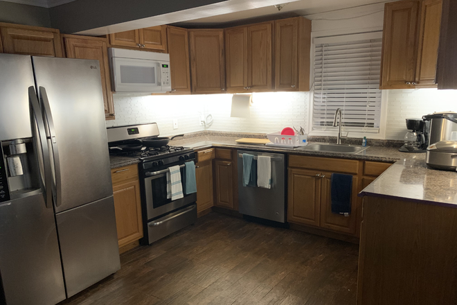 kitchen - 1 bedroom  fully furnished in a beautiful single house