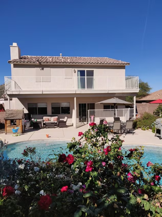 Backyard - 4 bedroom house with pool and large backyard