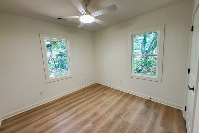 Bedroom - Fully Remodeled 4 Bed / 3 Bath Home Minutes from  I-26 and I-526