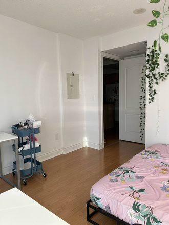 Bedroom for Rent - 1 Furnished Bedroom with Walk-in Closet in High Rise Condominium by Scarborough Town Centre