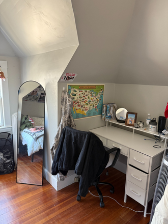 Desk Area in Bedroom - House close to campus, private room, bathroom, parking!