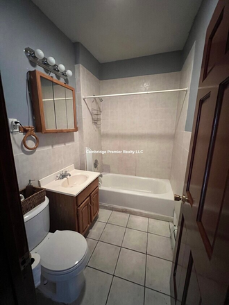 bathroom - 3 bedroom union square Apartments