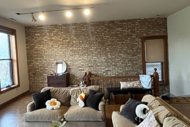 living room - Brownstone walk up near DePaul Apartments