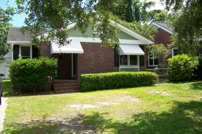 House - 3 bedroom, 2 bath renovated single family home close to downtown