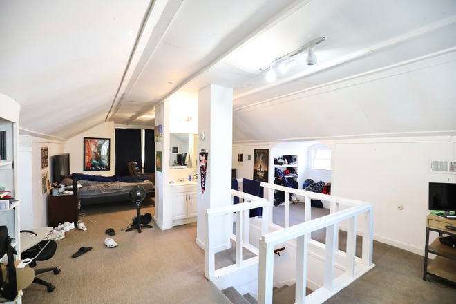 Upstairs Bedroom Loft; Your own private sink/refresh area for convenience - 1601 Colquitt House | 4BR · 2BA · 2 Kitchens · Cool, Comfortable,Close to Campus