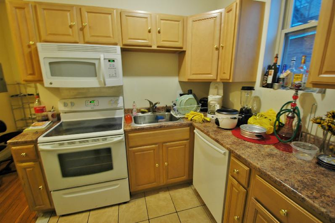 1 Bed Split at 24 Haviland St. - NO BROKER'S FEE! Avail 9/1 - Spacious, Renovated, Gorgeous 1 BR split on Haviland Apartments