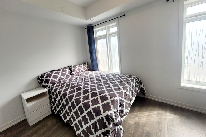 Bedroom - Private Room With Ensuite Bath