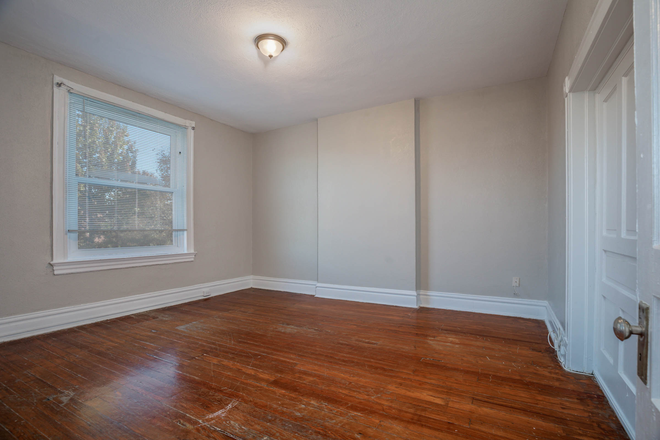 Living Room - 2310 Russell Blvd. Duplex
