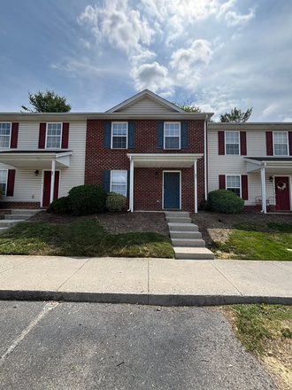  - 3 Bedroom 2.5 Bathroom Townhouse