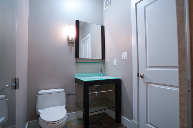 Bathroom - 601 Westgate #B Condo