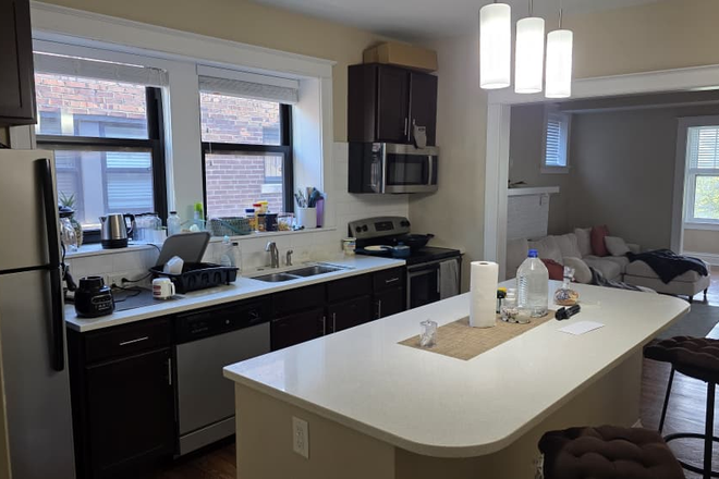 Kitchen - Spacious Apartment on Eastgate