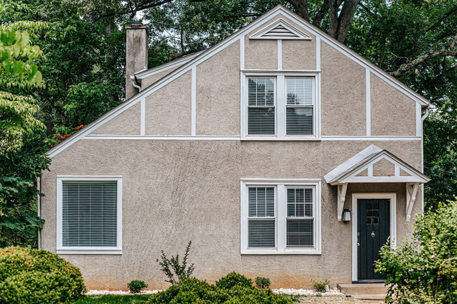 Front View - Upscale Student Living - Fully Furnished