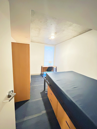 bedroom - "Furnished Private Room in Shared Student Residence  For The Summer– Ideal for UofT Students!"