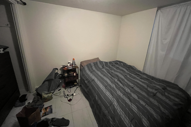 Bedroom - Campus Townhouses