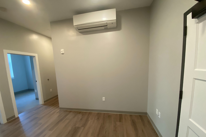 . - New 2bed on Hemenway, *no broker fee* Apartments