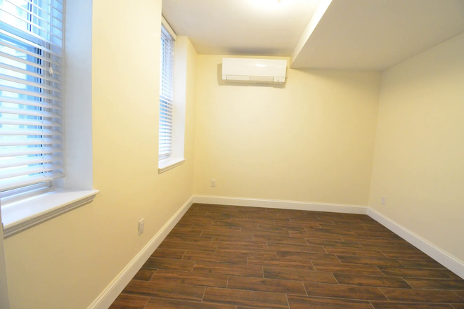 Room for Rent (vacant example) - ROOMMATE NEEDED! 3b/1b Apartment in the best neighborhood