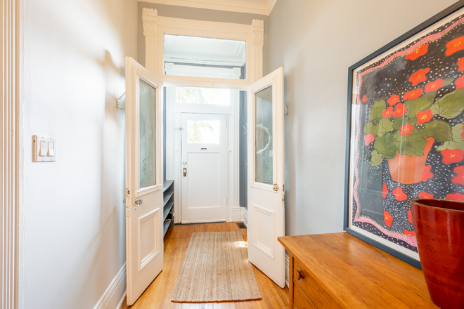 Door Entran - 1 Furnished Sunny Bedroom Townhome