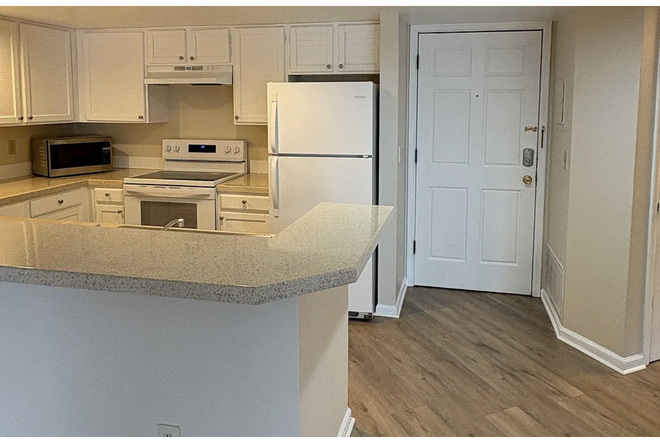 kitchen - Broadway Apartments