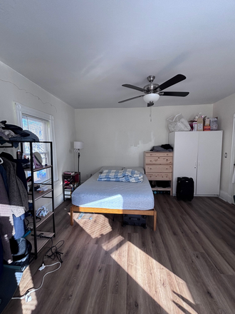 Bedroom - Large bedroom in a shared apartment close to campus