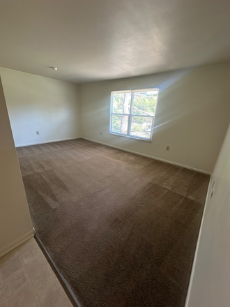 living room - Shawnee Apartments